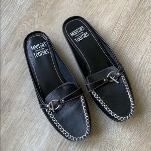 Women’s size 7.5 black backless shoe